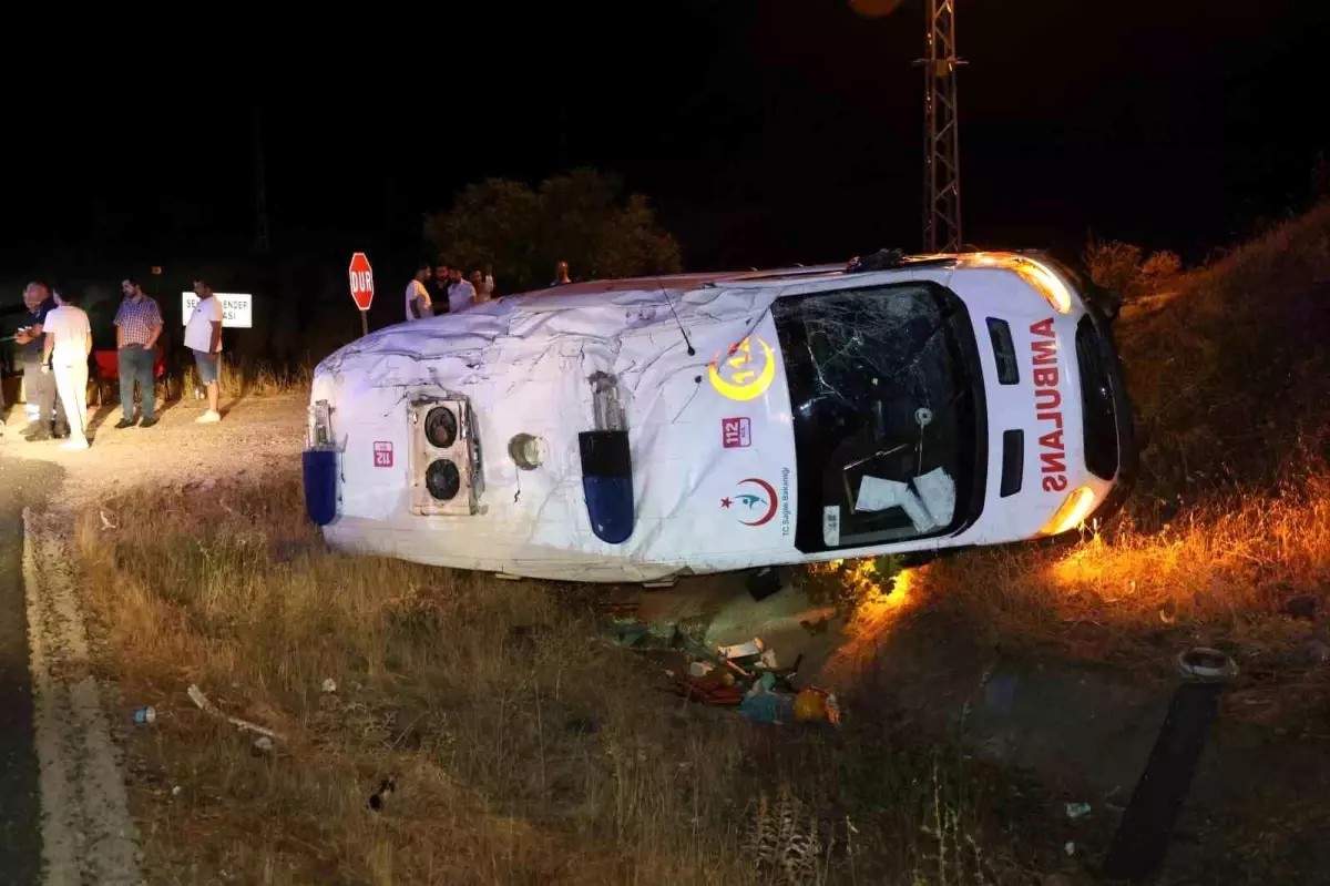 Elazığ’da Ambulans Kazası: 3 Yaralı