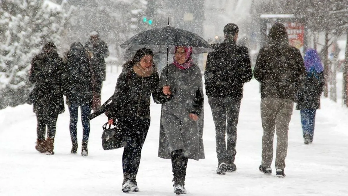 İstanbul ve Ankara dahil 19 ili kar vuracak! Kar için saat verildi, günlerce sürecek