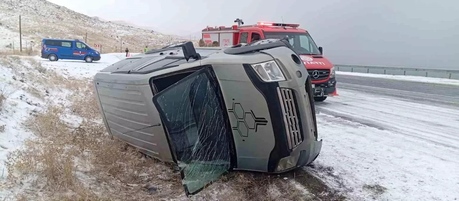 Van’da Kamyonet Kazası: 3 Yaralı